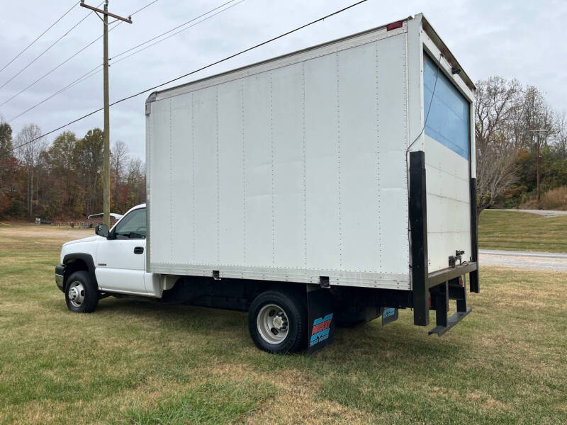 2007 Chevrolet Silverado Classic 3500 Chassis Cab null photo 4