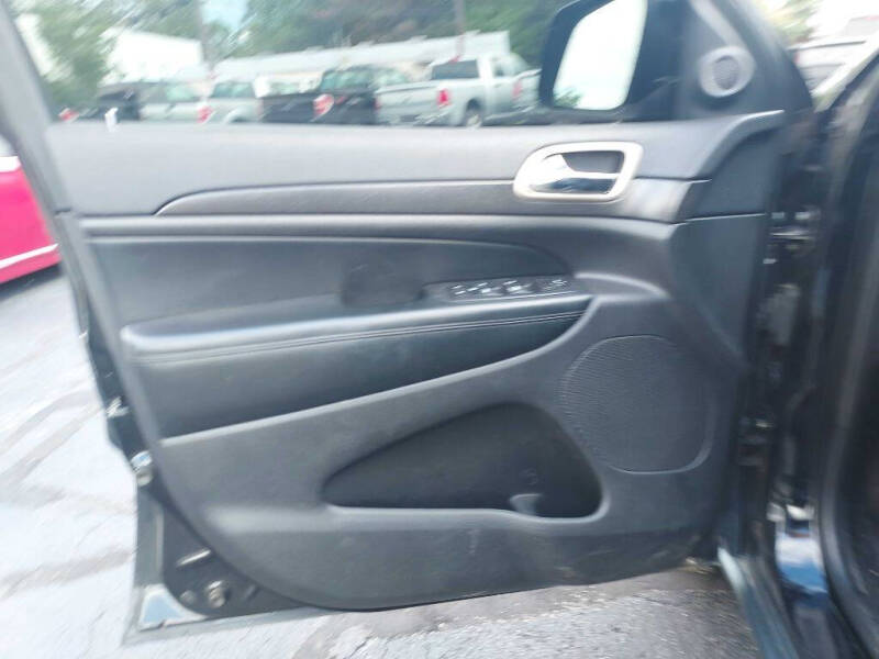 2017 Jeep Grand Cherokee Laredo