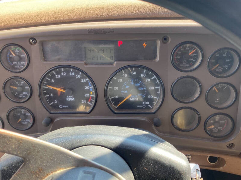 2005 Mack Tri Axle Dump Truck