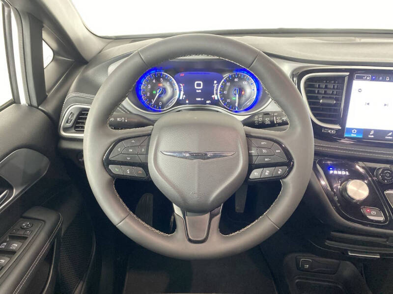 2024 Chrysler Pacifica Touring