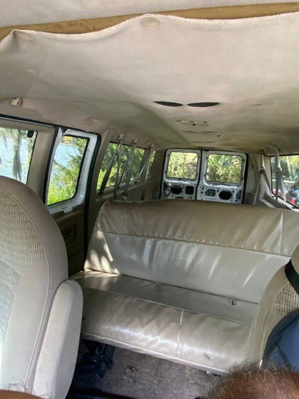 2002 Ford E-Series E-350 SD XL