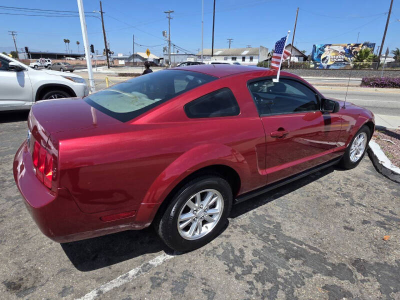 2007 Ford Mustang V6 Deluxe