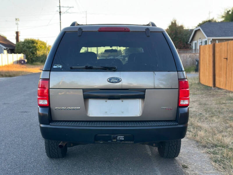2005 Ford Explorer XLS