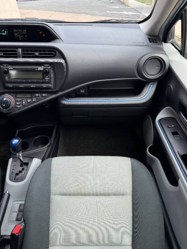 2013 Toyota Prius c One