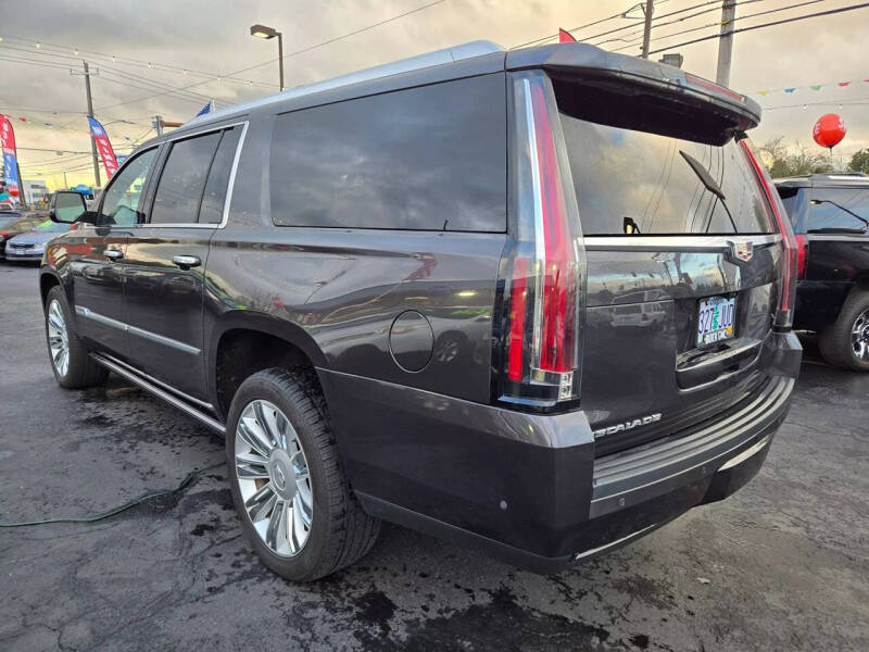 2017 Cadillac Escalade ESV Platinum