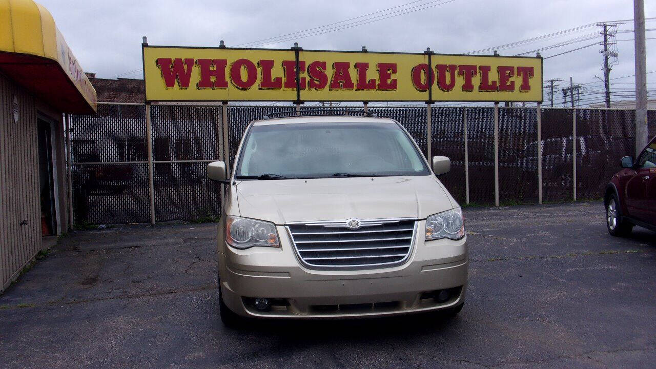Chrysler Town and Country For Sale In Mansfield, OH