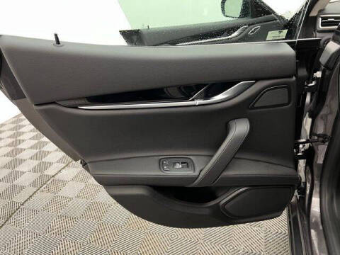 2022 Maserati Ghibli Modena Q4