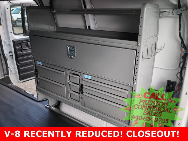 2025 Chevrolet Express 3500