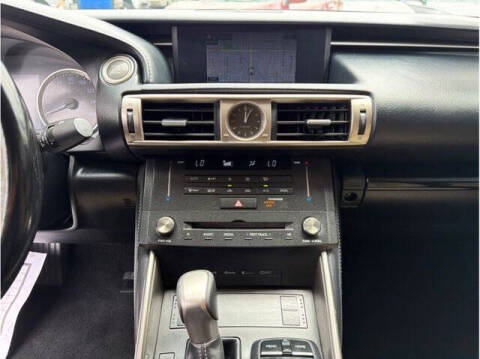 2016 Lexus IS 200t