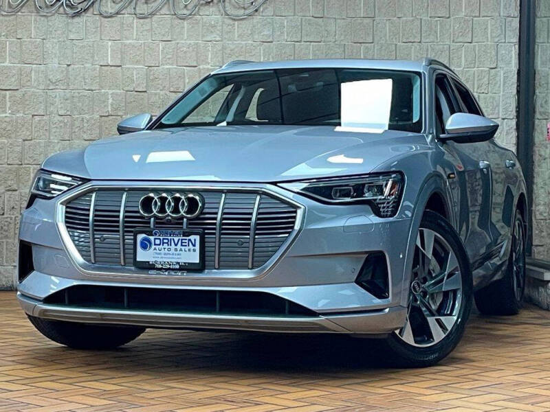 2022 Audi e-tron quattro Premium Plus