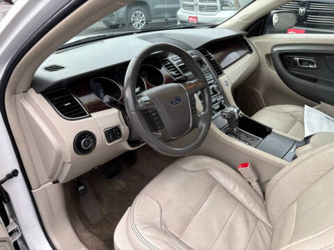 2011 Ford Taurus SEL