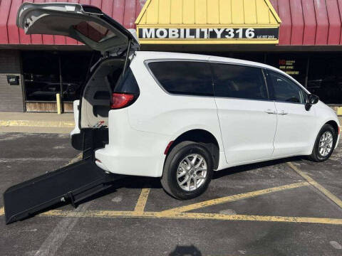 2024 Chrysler Voyager LX