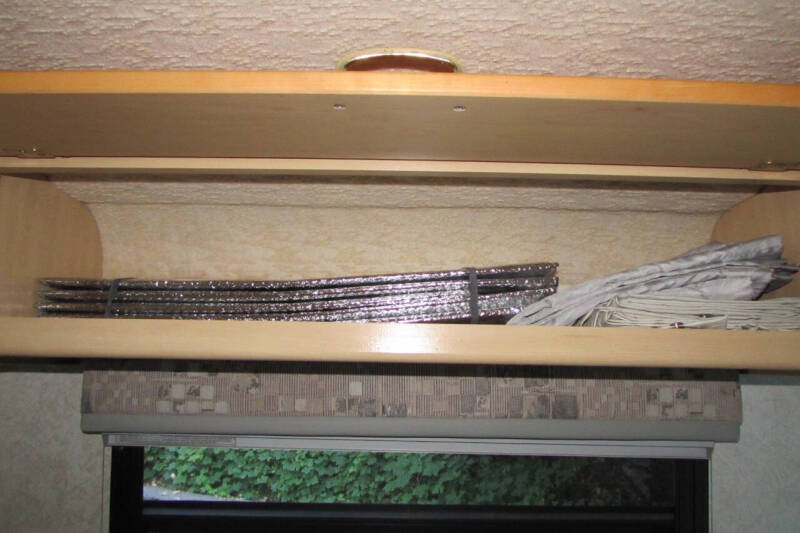 2001 Winnebago Rialta