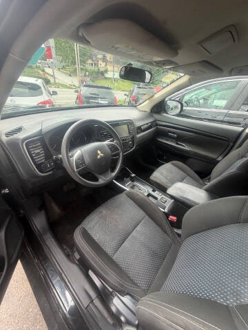 2019 Mitsubishi Outlander ES