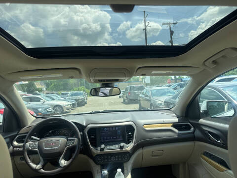 2017 GMC Acadia Denali
