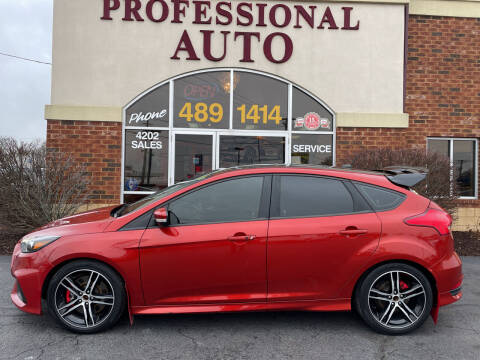 2018 Ford Focus for sale at Professional Auto Sales & Service in Fort Wayne IN