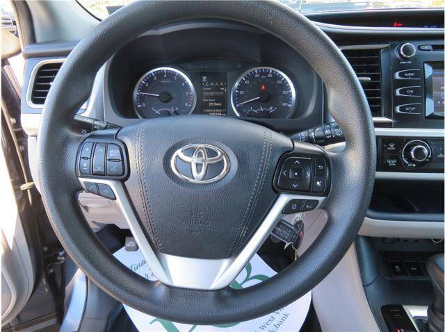 2019 Toyota Highlander LE