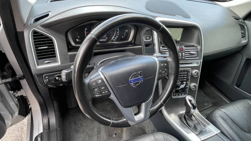 2016 Volvo XC60 T5 Drive-E Platinum