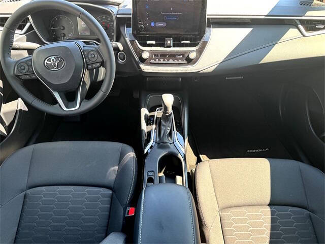 2025 Toyota Corolla Hatchback SE