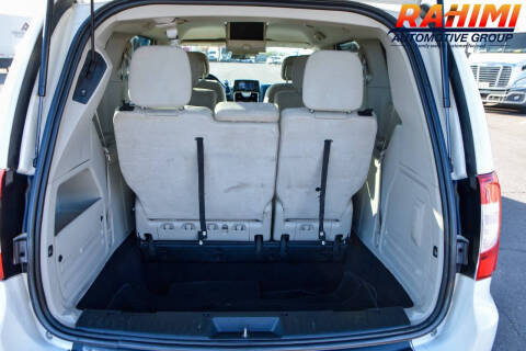 2012 Chrysler Town and Country Touring