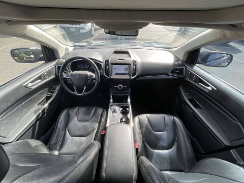 2020 Ford Edge Titanium