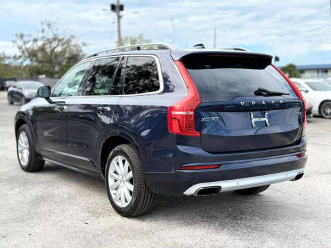 2016 Volvo XC90 T6 Momentum