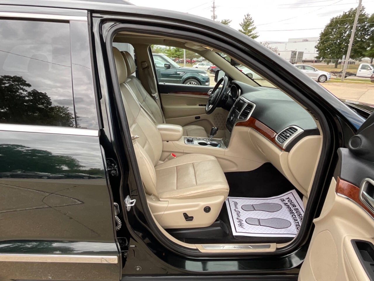 2013 Jeep Grand Cherokee for sale at Auto Connection in Waterloo, IA