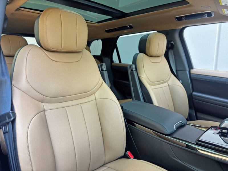 2024 Land Rover Range Rover Sport P550e Autobiography