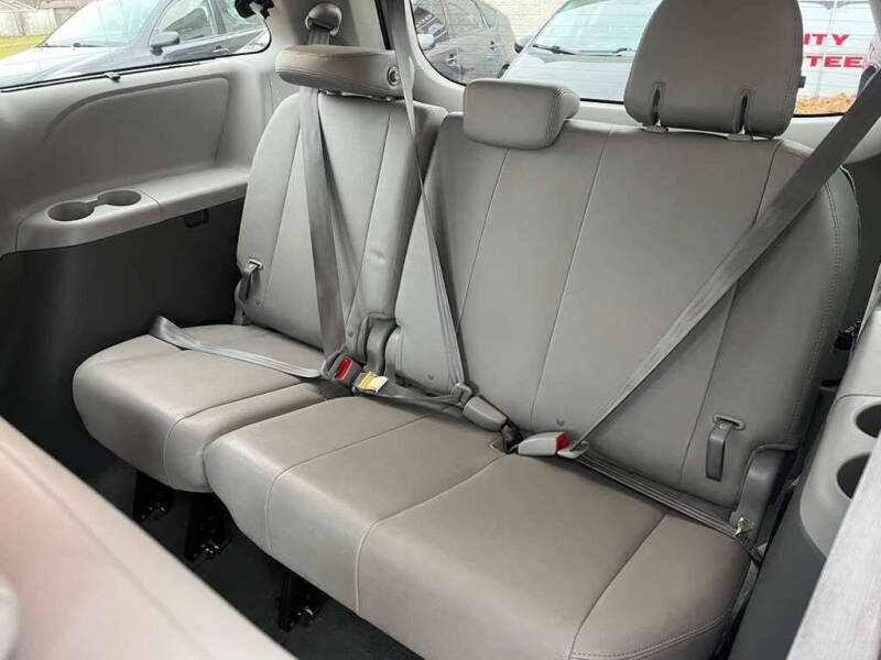 2019 Toyota Sienna XLE 8-Passenger