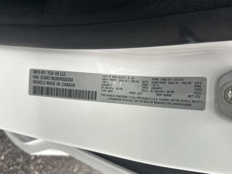 2027 Chrysler Pacifica Select