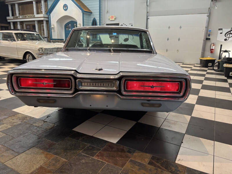 1964 Ford Thunderbird