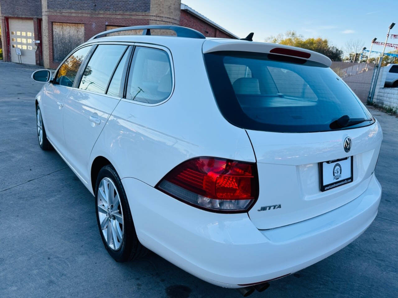 2011 Volkswagen Jetta for sale at American Dream Motors in Winchester, VA