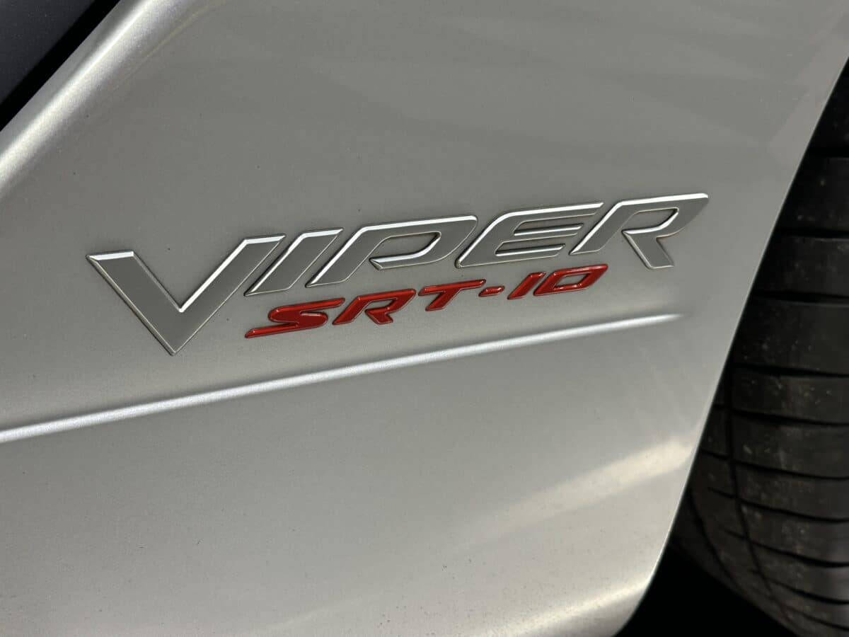 2005 Dodge Viper 60