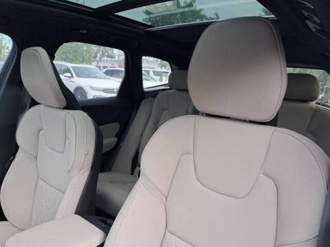 2026 Volvo XC60 T8 Plus