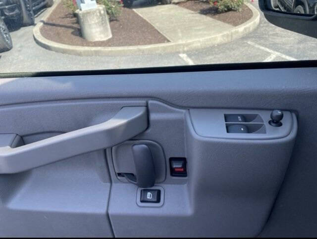 2025 GMC Savana 2500