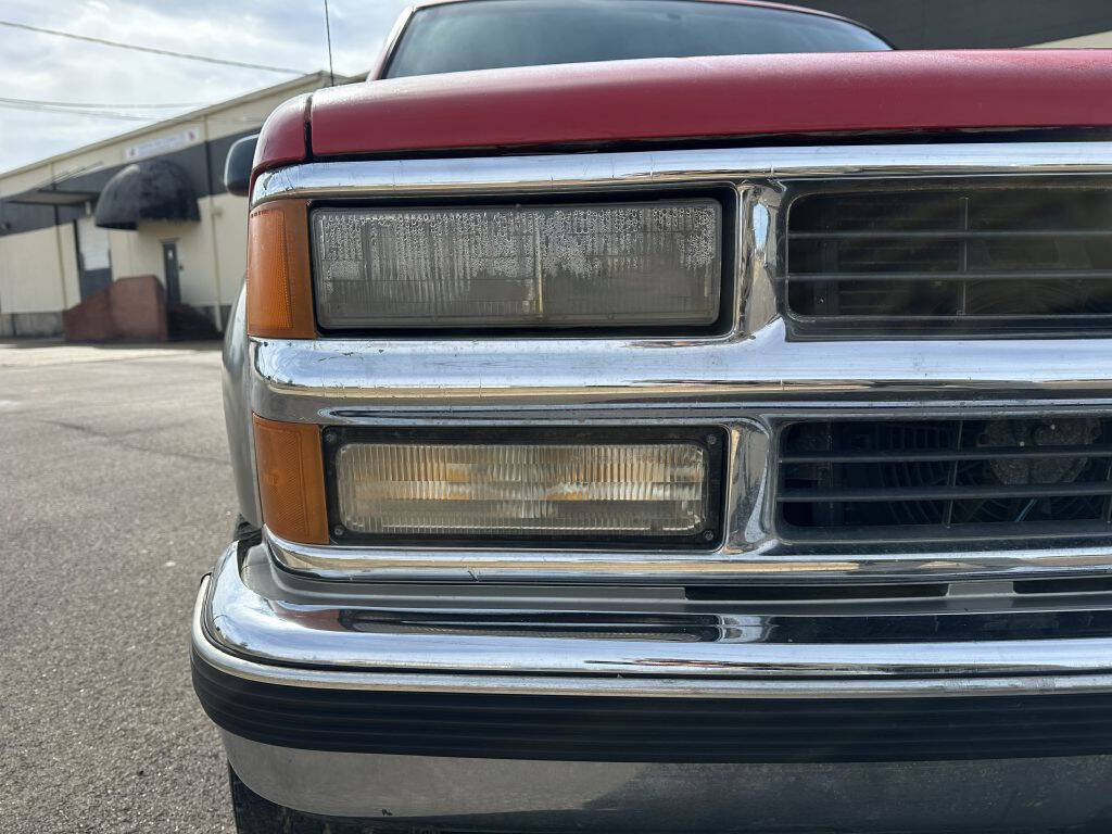 1998 Chevrolet Suburban 12