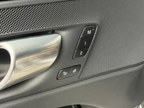 2024 Volvo XC60 B5 Core Dark Theme