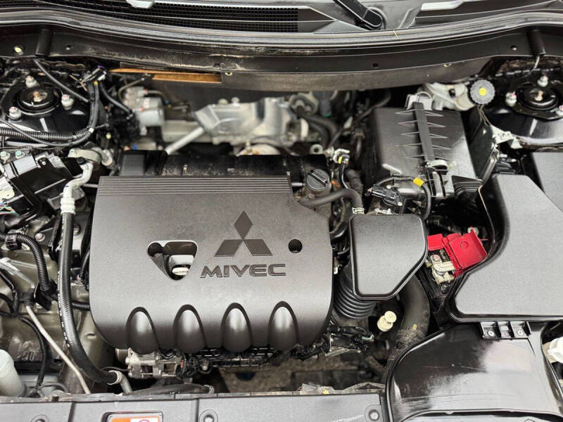 2020 Mitsubishi Outlander SE