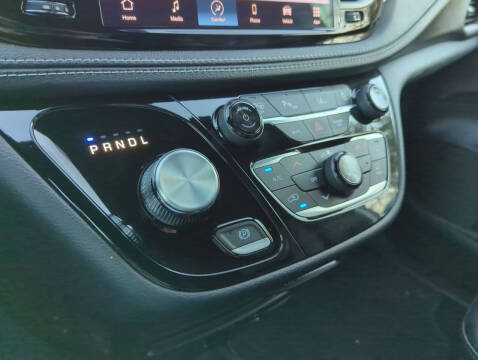 2023 Chrysler Pacifica Plug-In Hybrid Touring L