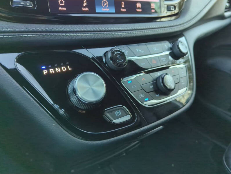 2023 Chrysler Pacifica Plug-In Hybrid Touring L