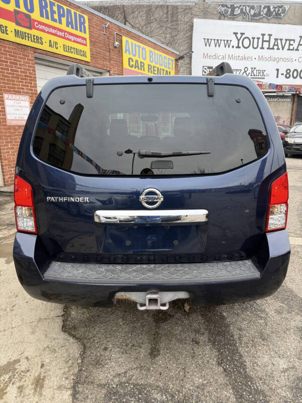 2011 Nissan Pathfinder SV