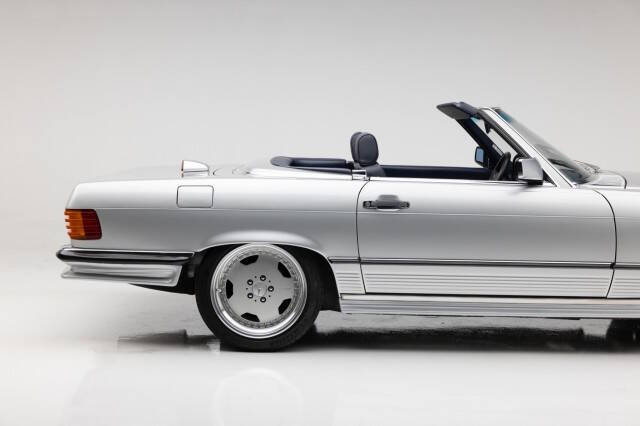 1986 Mercedes-Benz 560-Class 560 SL