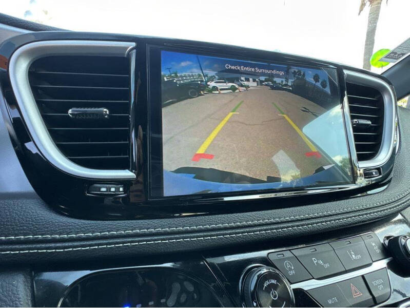 2024 Chrysler Pacifica Touring