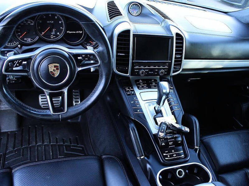 2016 Porsche Cayenne GTS