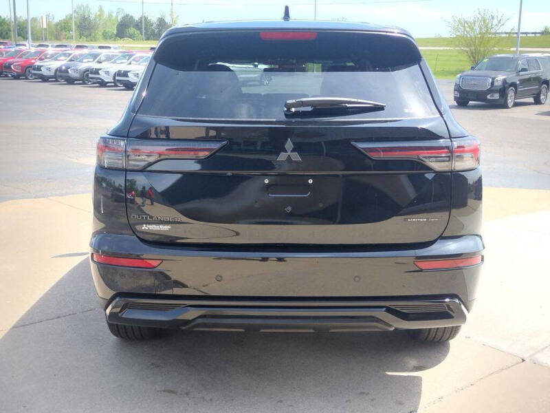2026 Mitsubishi Outlander LE