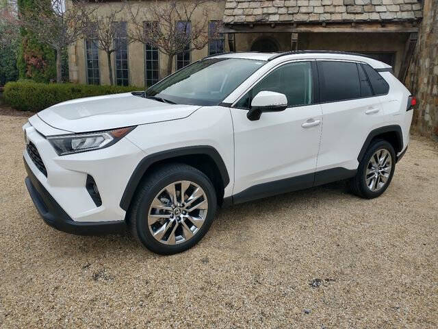 2020 Toyota RAV4 XLE Premium