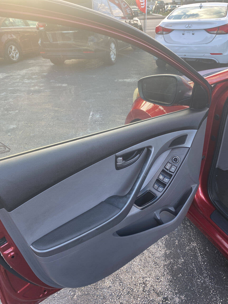 2016 Hyundai Elantra 9