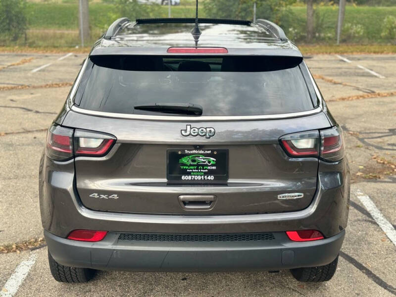 2022 Jeep Compass Latitude Lux