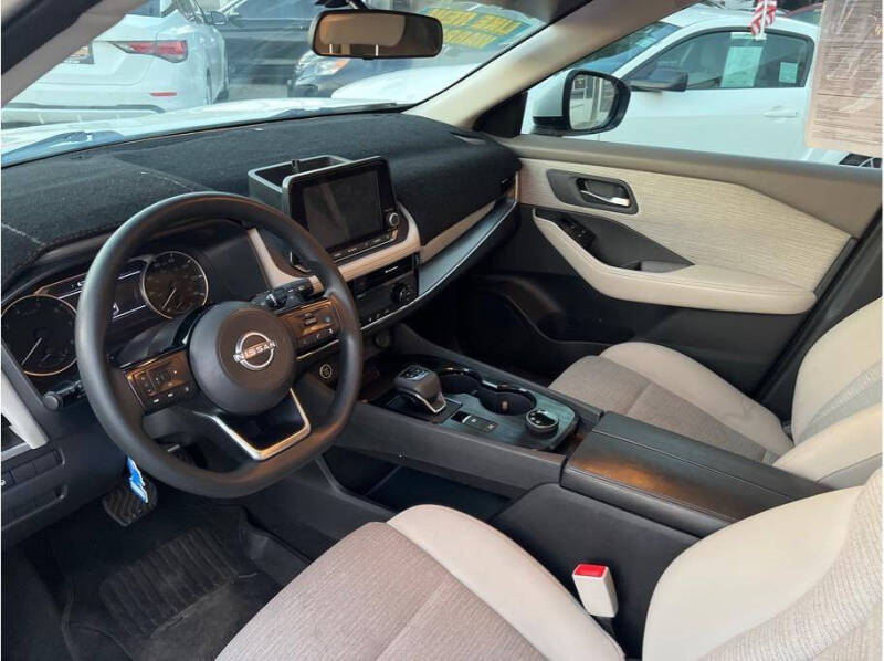 2022 Nissan Rogue SV