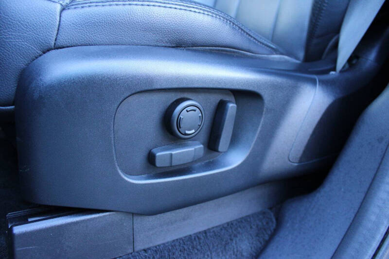 2020 Land Rover Discovery Landmark Edition